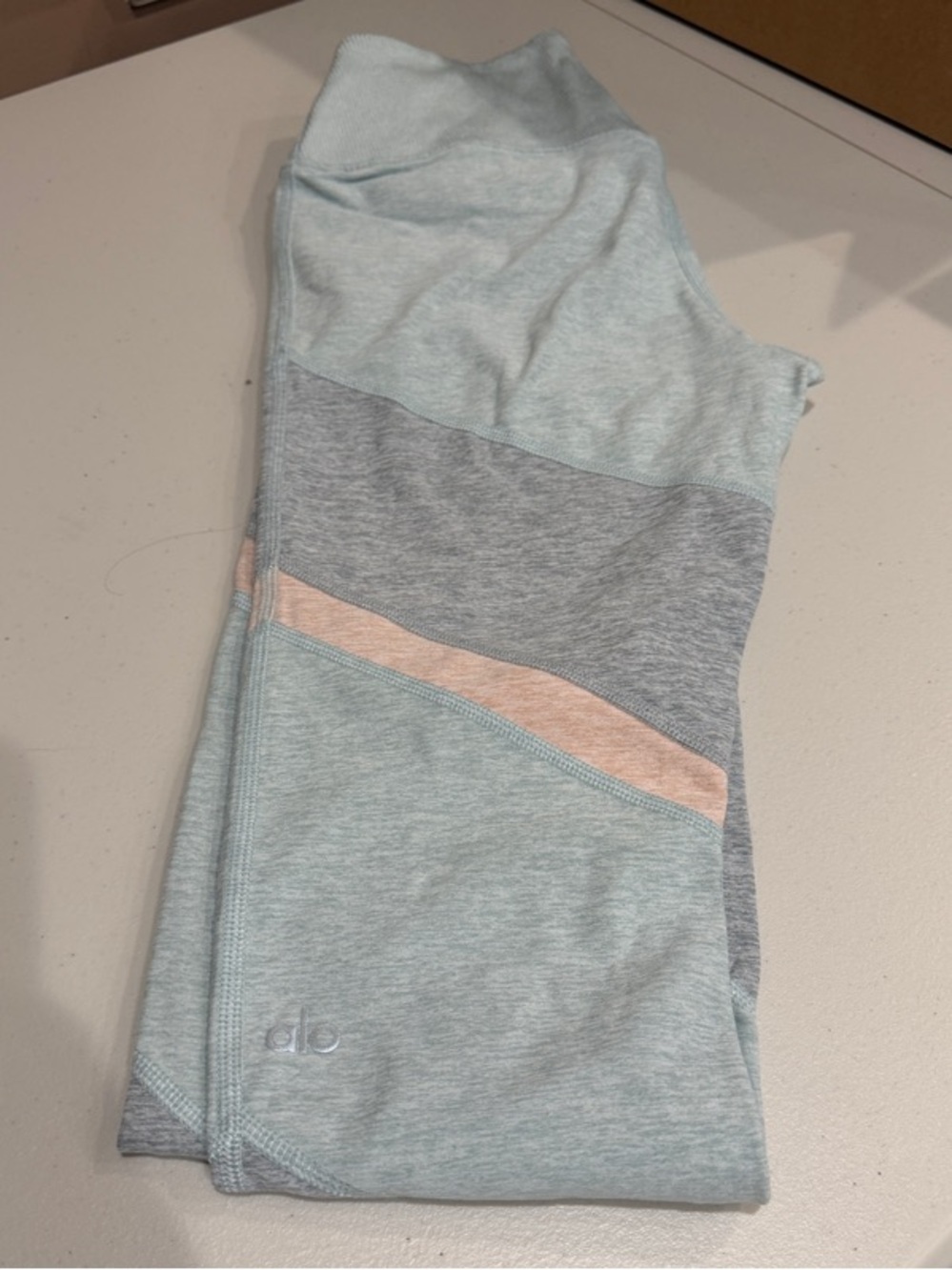 ALO Yoga Med Light Blue, Heather Gray & Pink Colorblock Leggings size medium